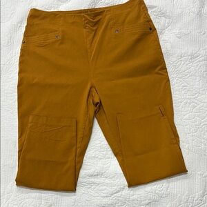 Maurices Mustard Ankle Cropped Pants